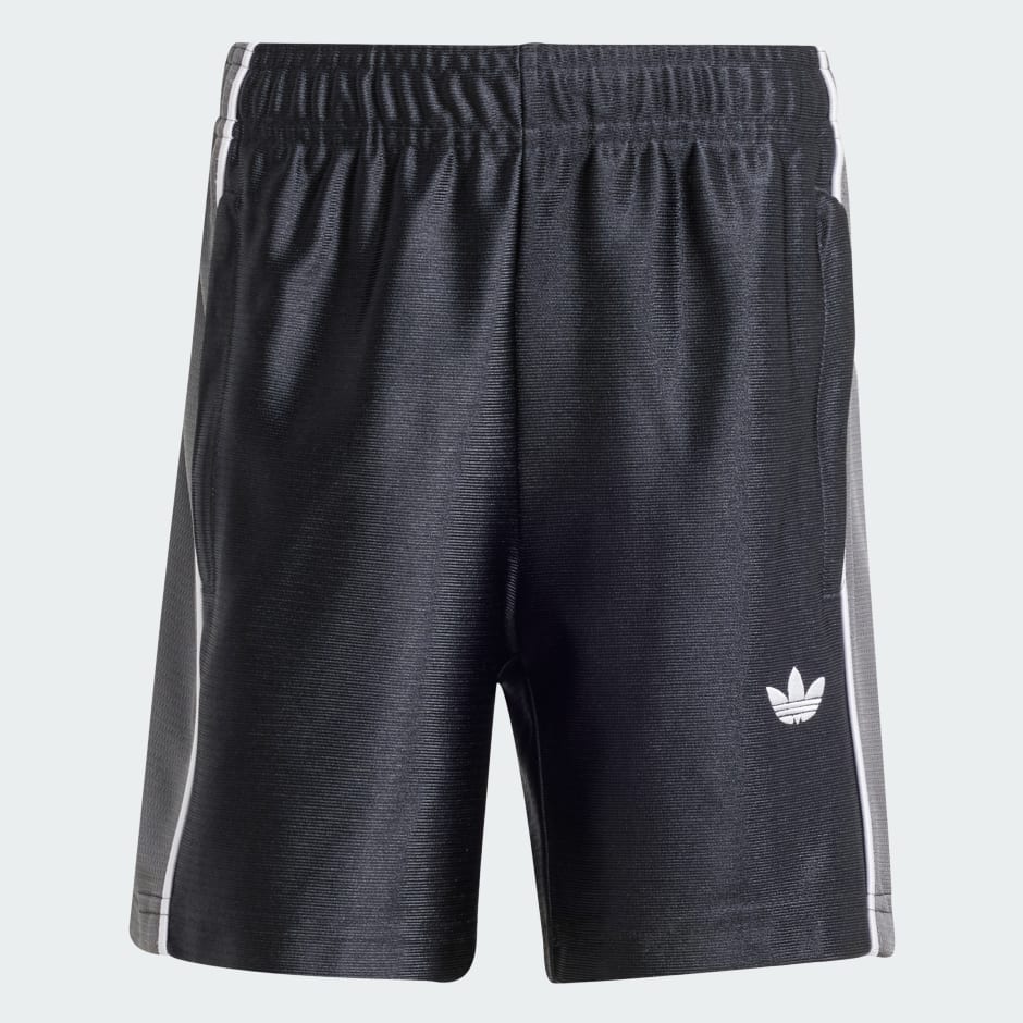 طقم تيشيرت وشورت للأطفال