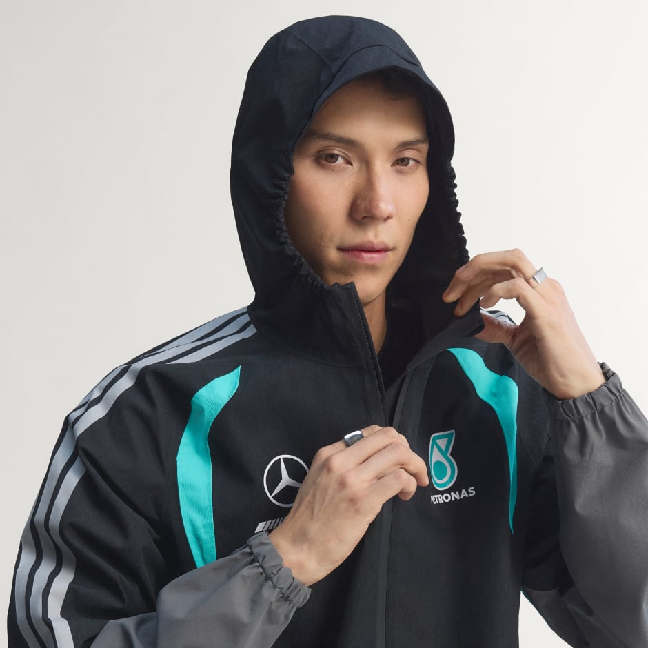 JAKNA ZA KI&Scaron;U MERCEDES - AMG PETRONAS FORMULA 1 TEAM MECHANICS