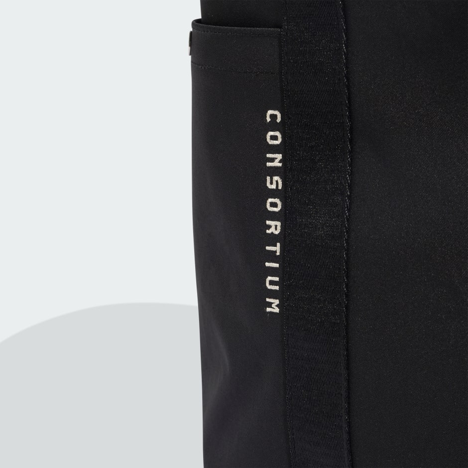 GEANTĂ TOTE CONSORTIUM