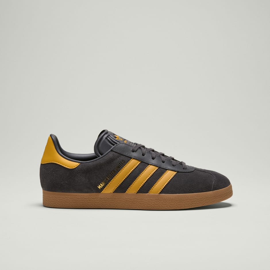 Boots - Gazelle Manchester United Shoes - Black | adidas Oman