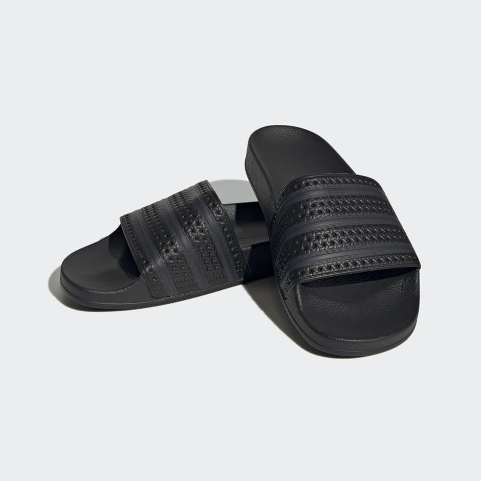 Casco Acostumbrarse a Ocho adidas Adilette Slides - Black | adidas LK