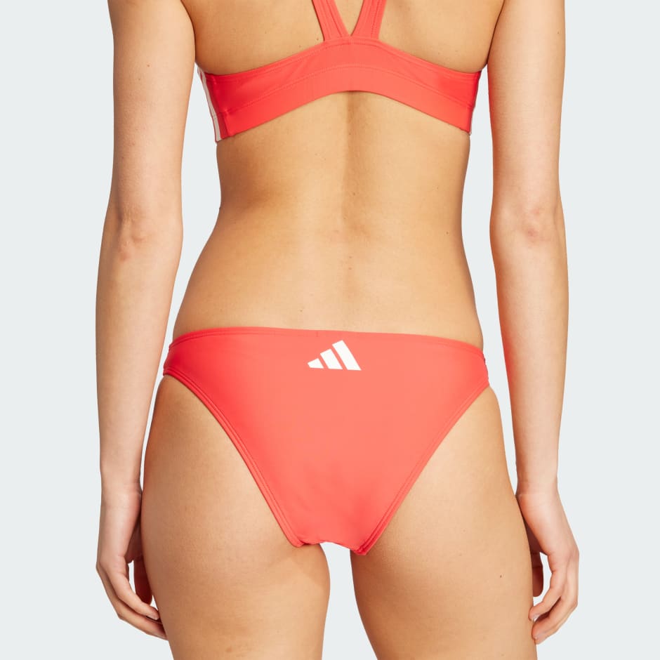 Bikini s V-izrezom na leđima i tri pruge