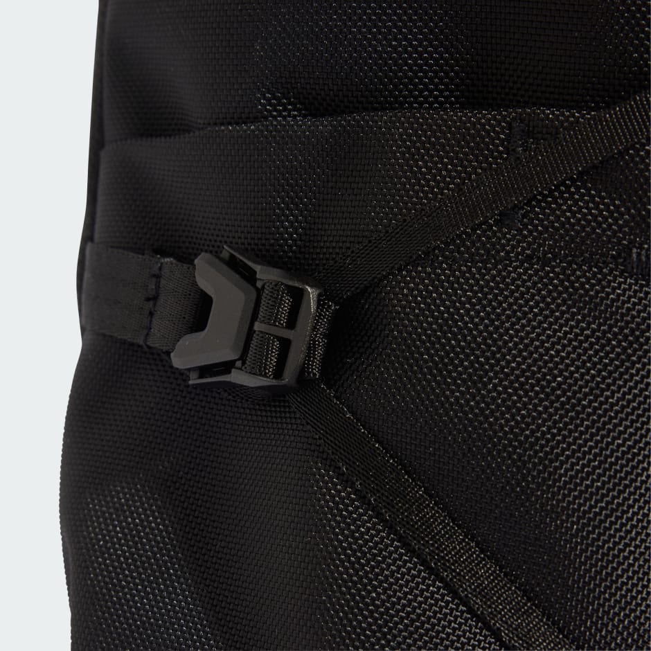 RUCSAC MERCEDES - AMG PETRONAS FORMULA 1 ENGINEERS & MARKETING