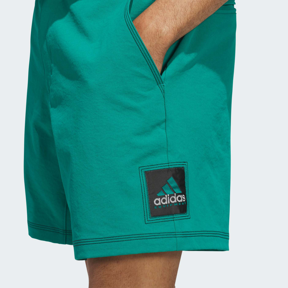 Pantaloni scurți de echipament