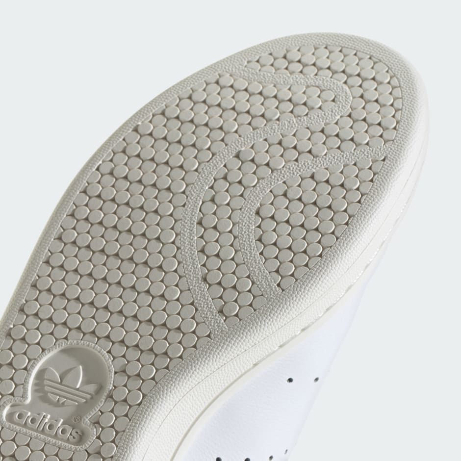 STAN SMITH