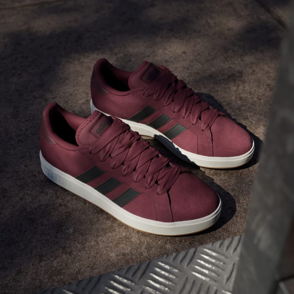 Pantofi Grand Court Base anii 2000