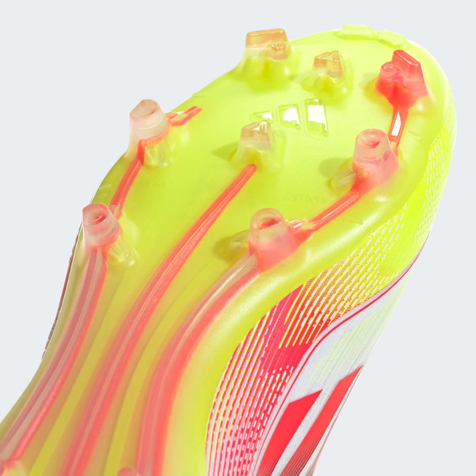 Ghete pentru teren dur F50 Pro Mid