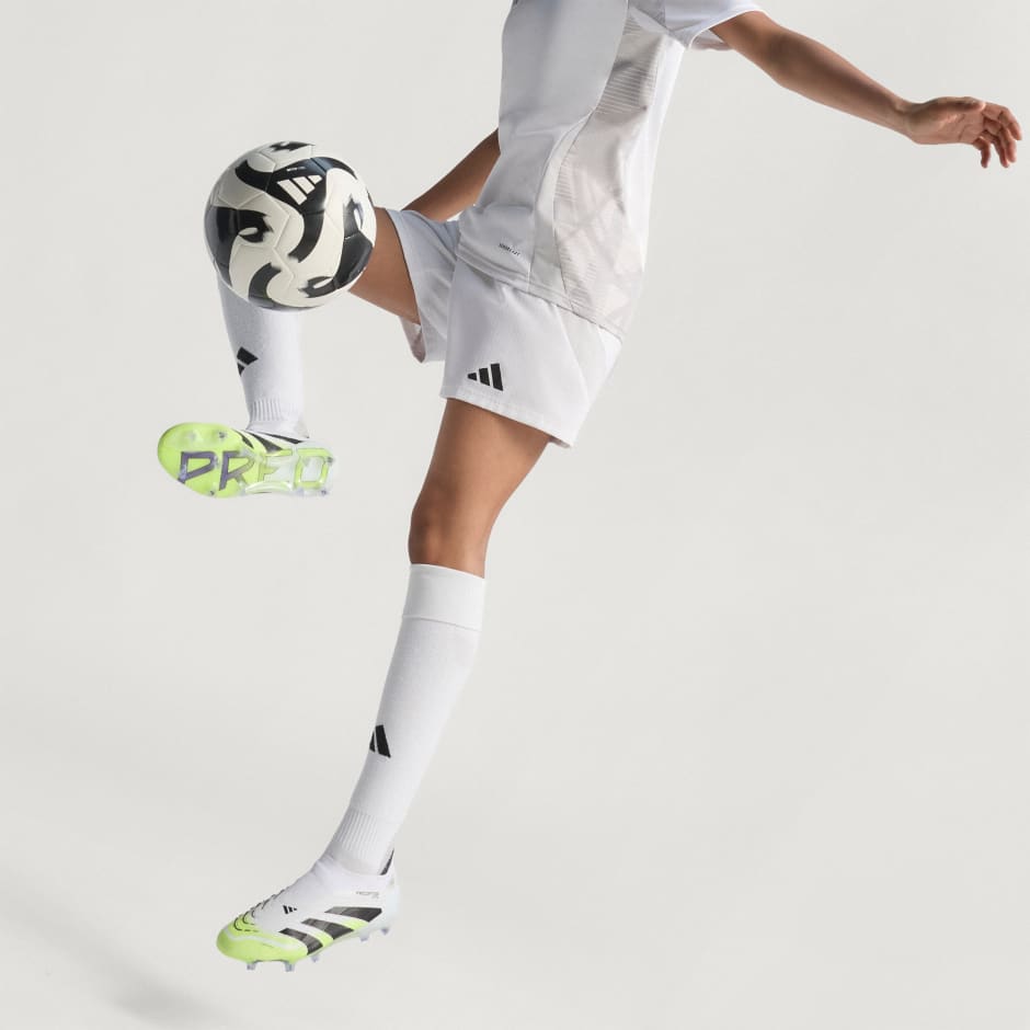 Predator Elite Laceless Firm Ground Boots