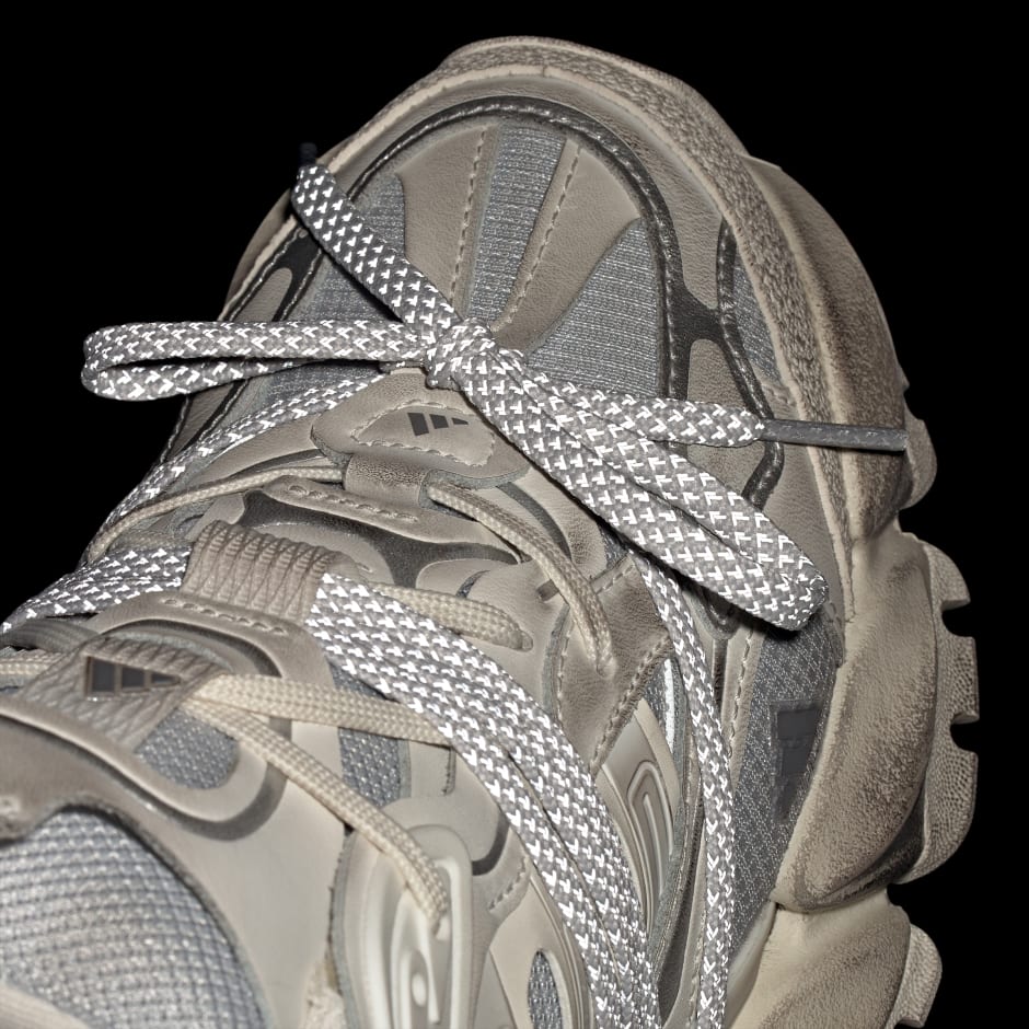 XLG Runner Deluxe Shoes