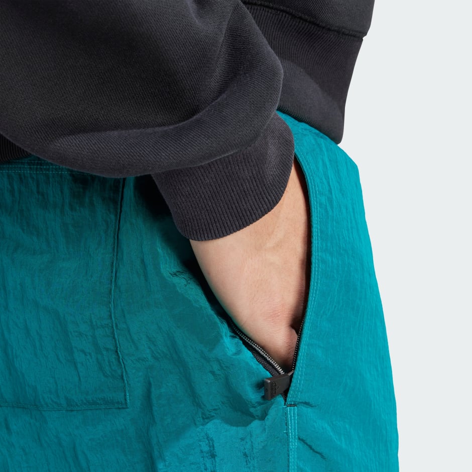 Pantaloni scurți țesuți EQT