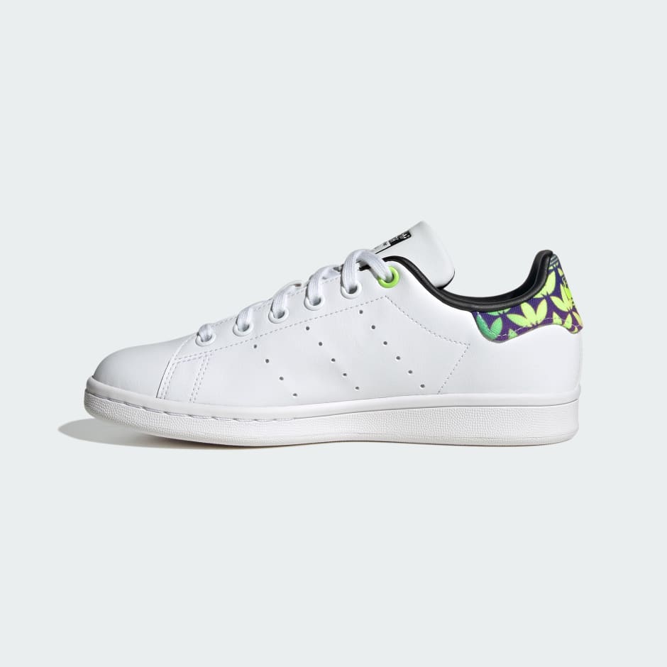STAN SMITH J