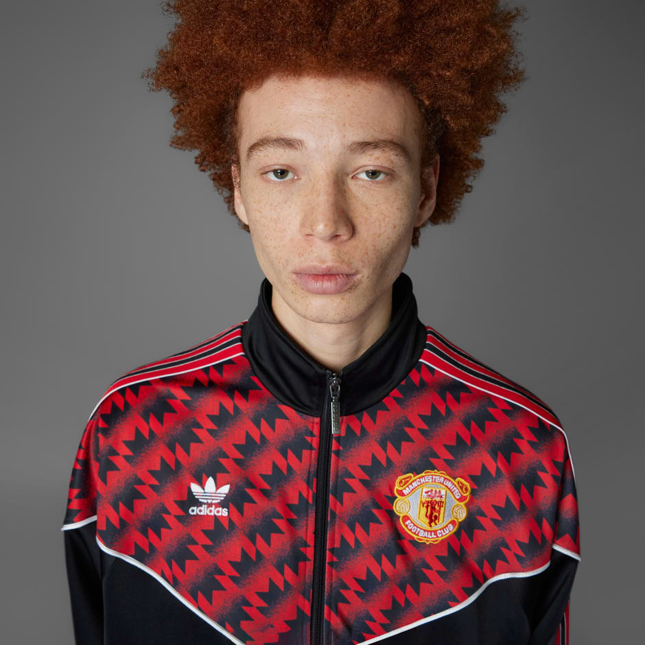 Clothing - Manchester United '91 Track Top - Black | adidas Oman