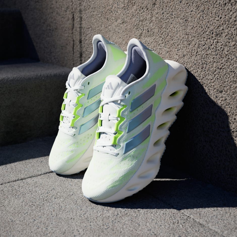 Switch FWD Running Shoes