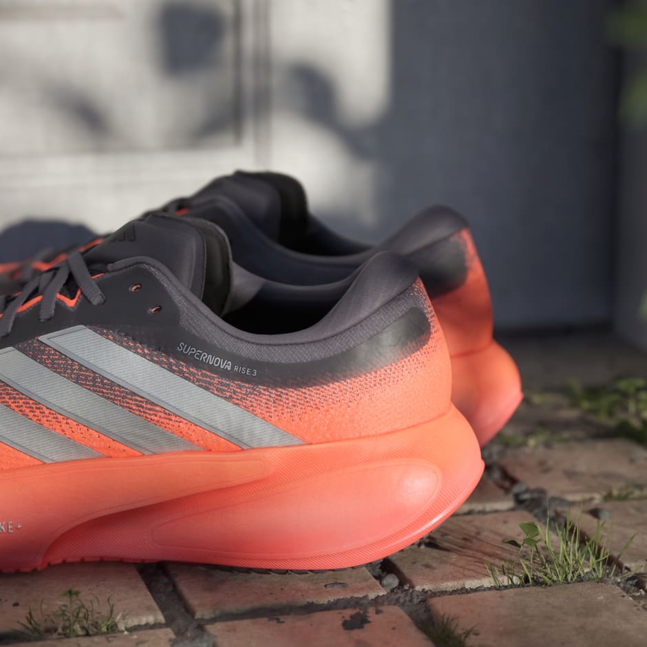 SUPERNOVA RISE 3 RUNNING SHOES