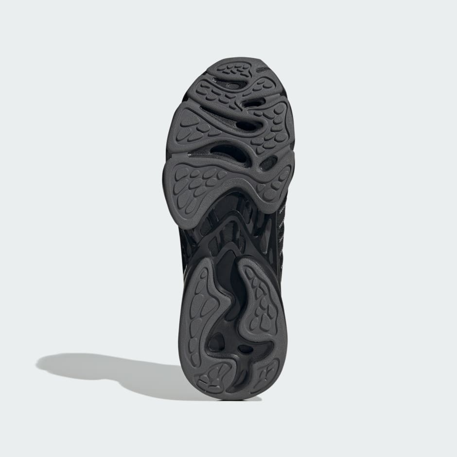 Megastride 運動鞋