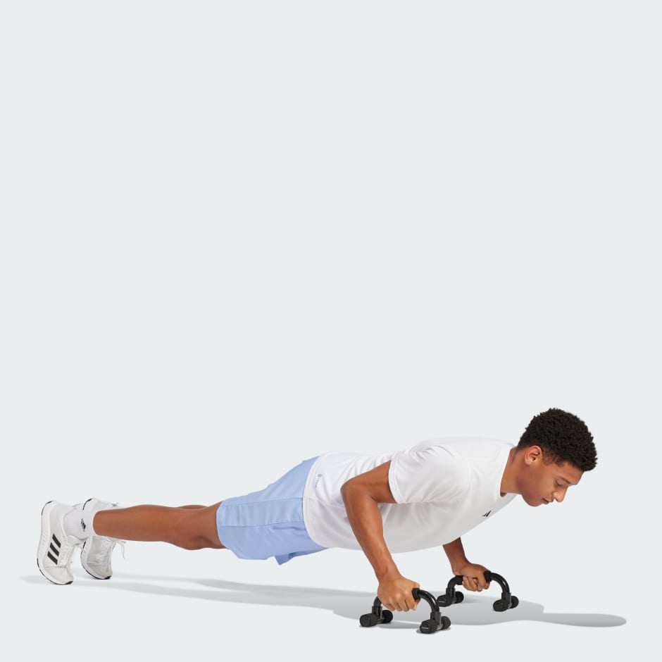 Train Essentials Woven Training Shorts