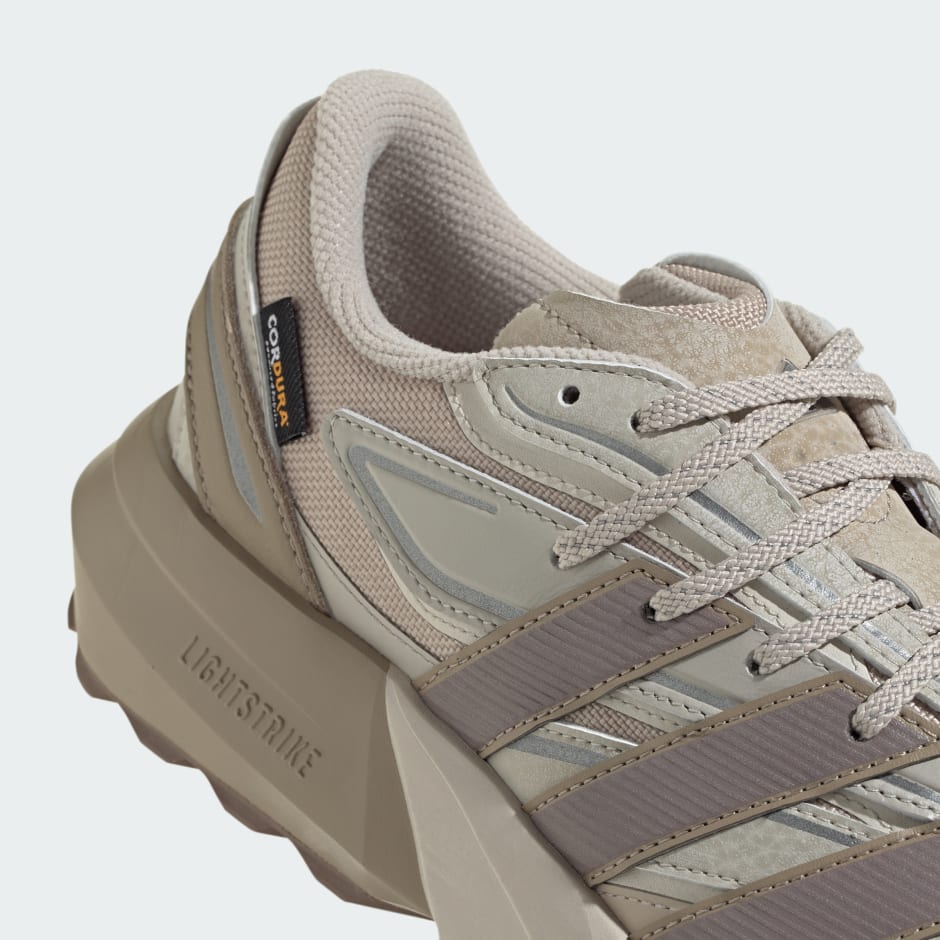 Lightblaze ATR 鞋款