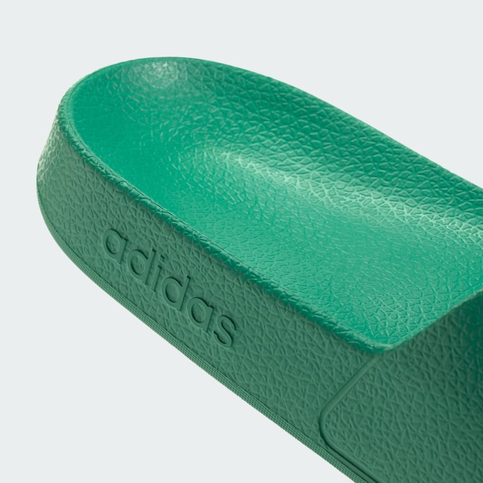 Adilette Aqua Slides