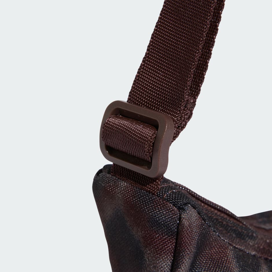 TORBICA S GRAFIČKIM MOTIVIMA LINEAR ESSENTIAL