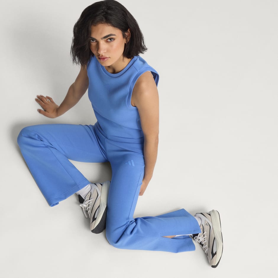 بنطال ناعم بأرجل واسعة