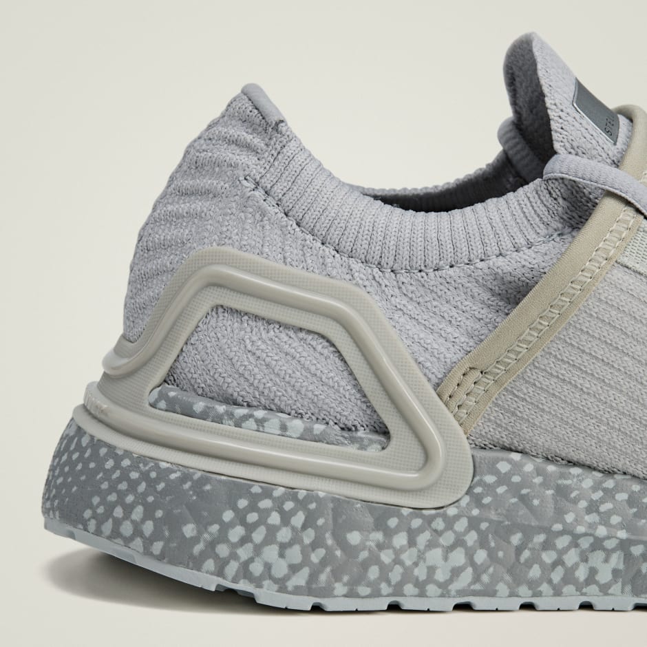 נעלי adidas by Stella McCartney Ultraboost DNA 