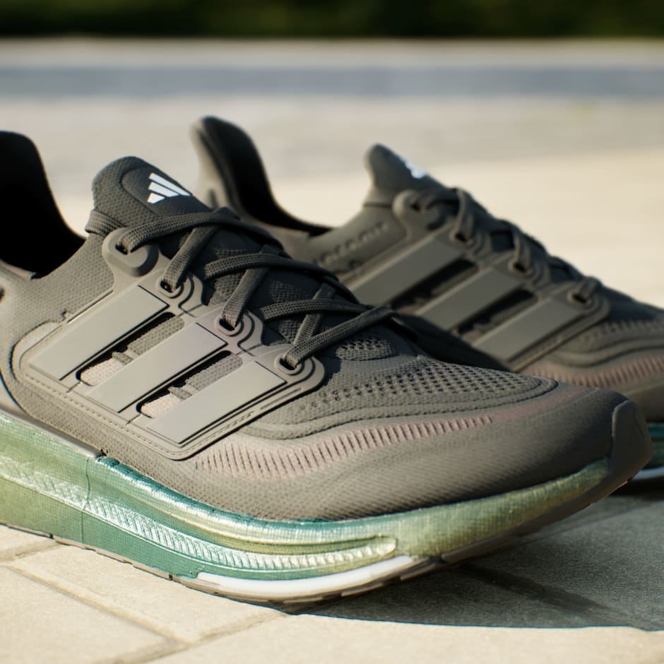 נעלי Ultraboost Light 