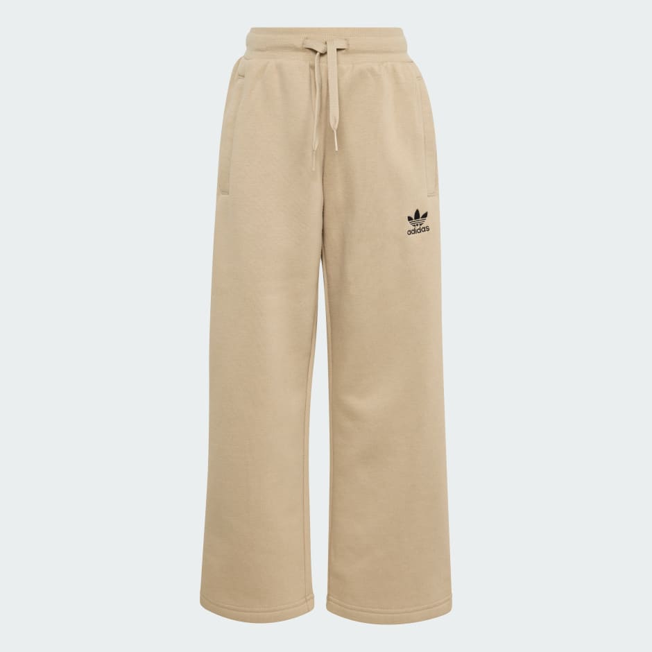 Set cu hanorac supradimensionat și pantaloni cu tiv deschis