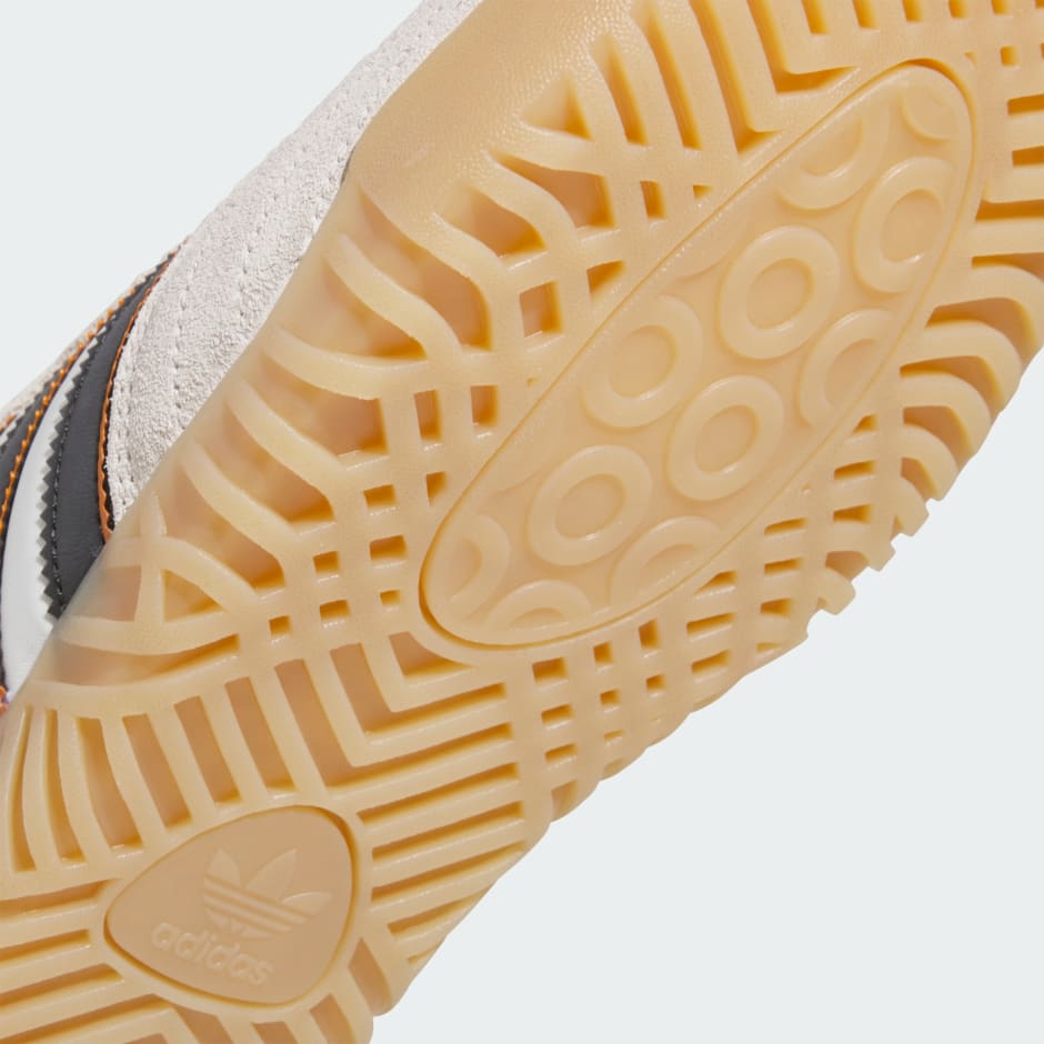 Busenitz Indoor Super