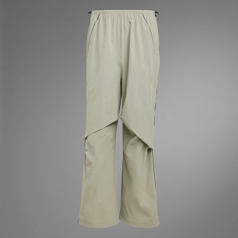 ©National Geographic AEROREADY Woven Pants