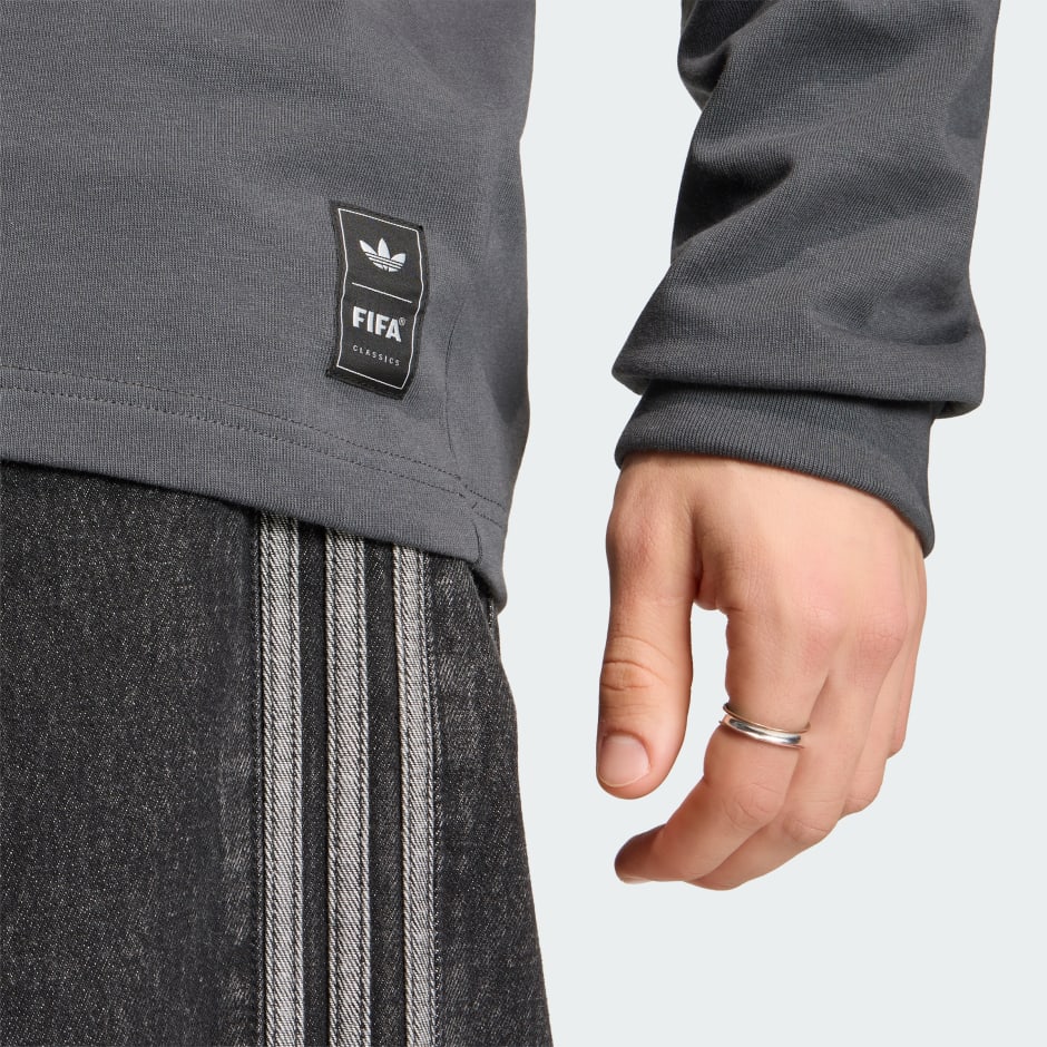 Tricou cu m&acirc;necă lungă și mascota Cupa Mondială FIFA 2026