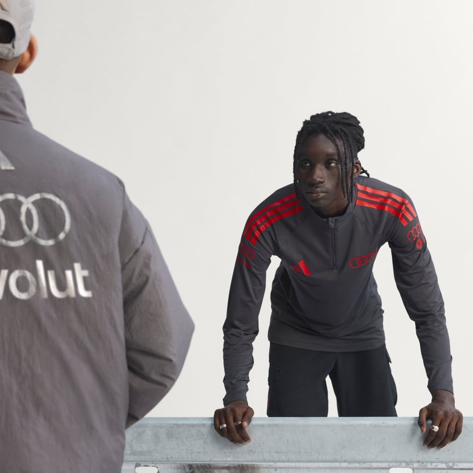 AUDI REVOLUT F1 TEAM MECHANICS CU FERMOAR 1/4