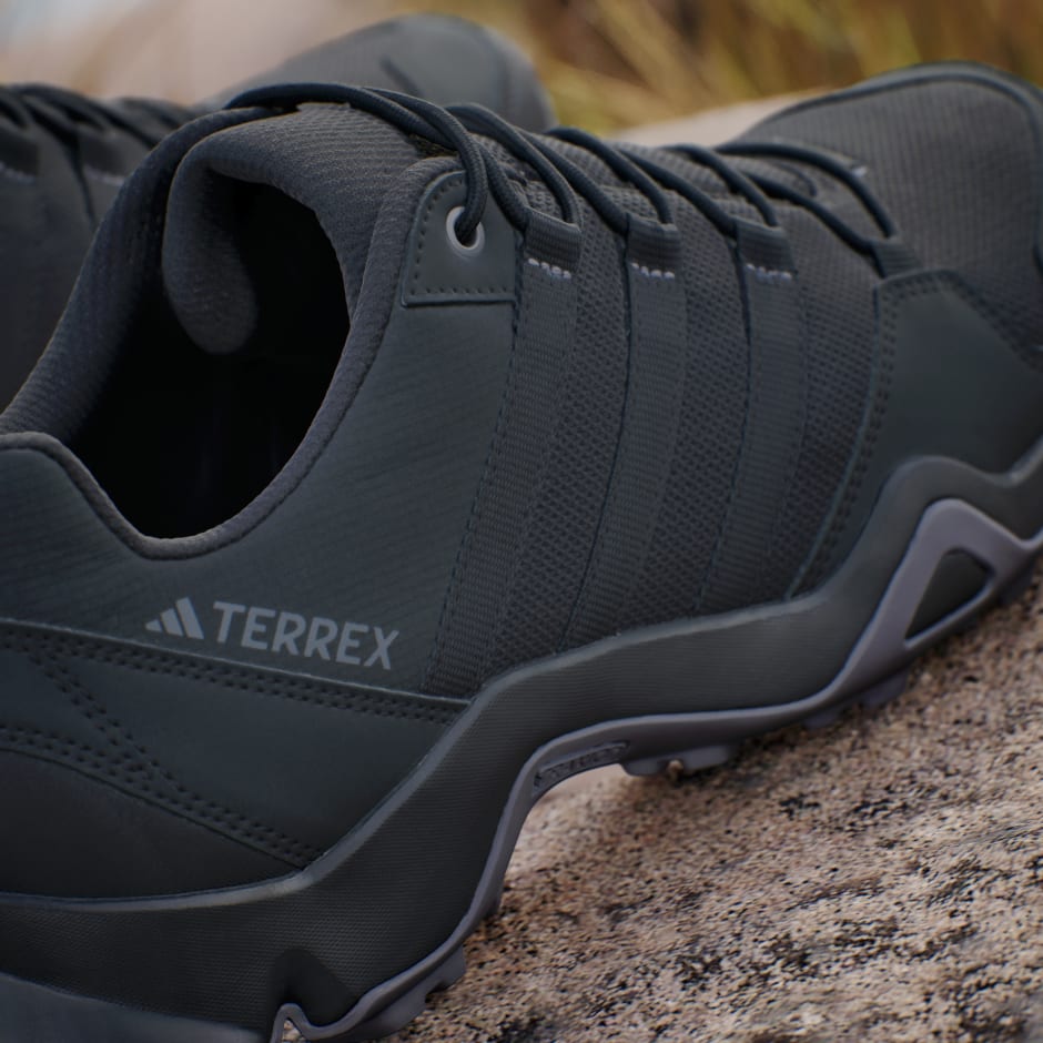 AX2S Hiking Shoes