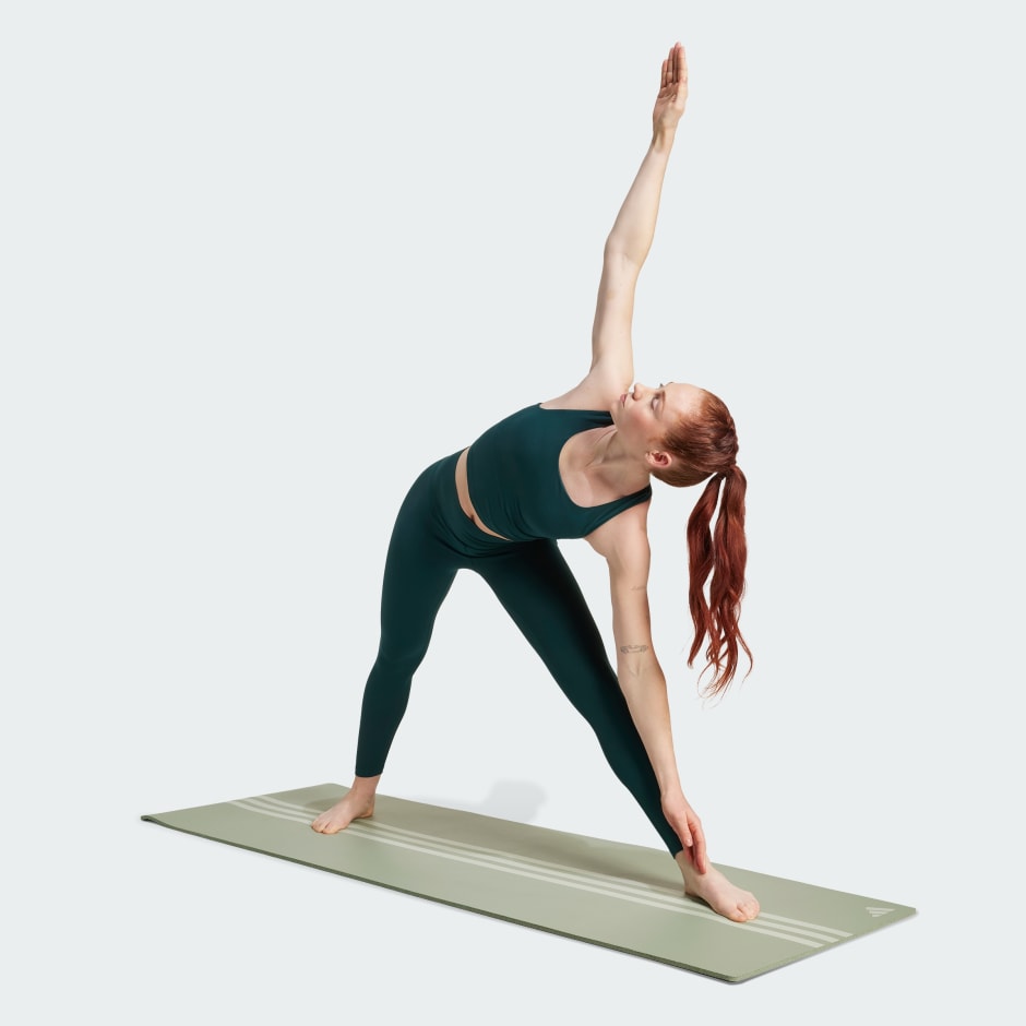 حمالة صدر رياضية All Me متوسطة الدعم من أديداس بتصميم توب بدون أكمام