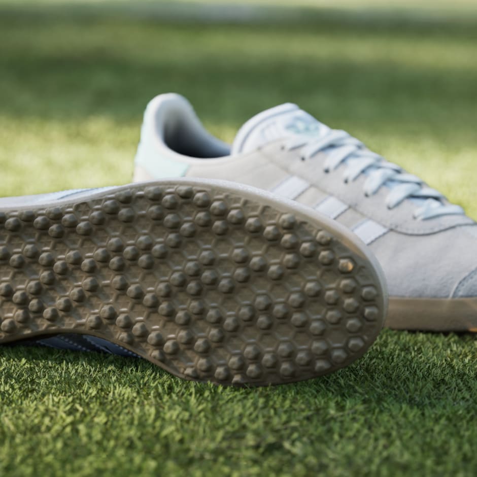 Gazelle Spikeless Golf Shoes