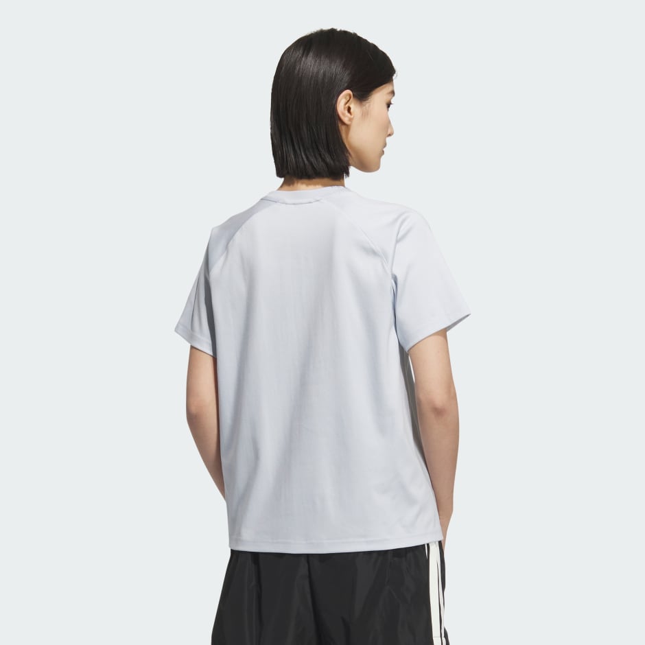 必備短袖標誌 T 恤