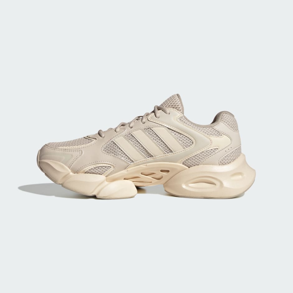 Megastride 運動鞋