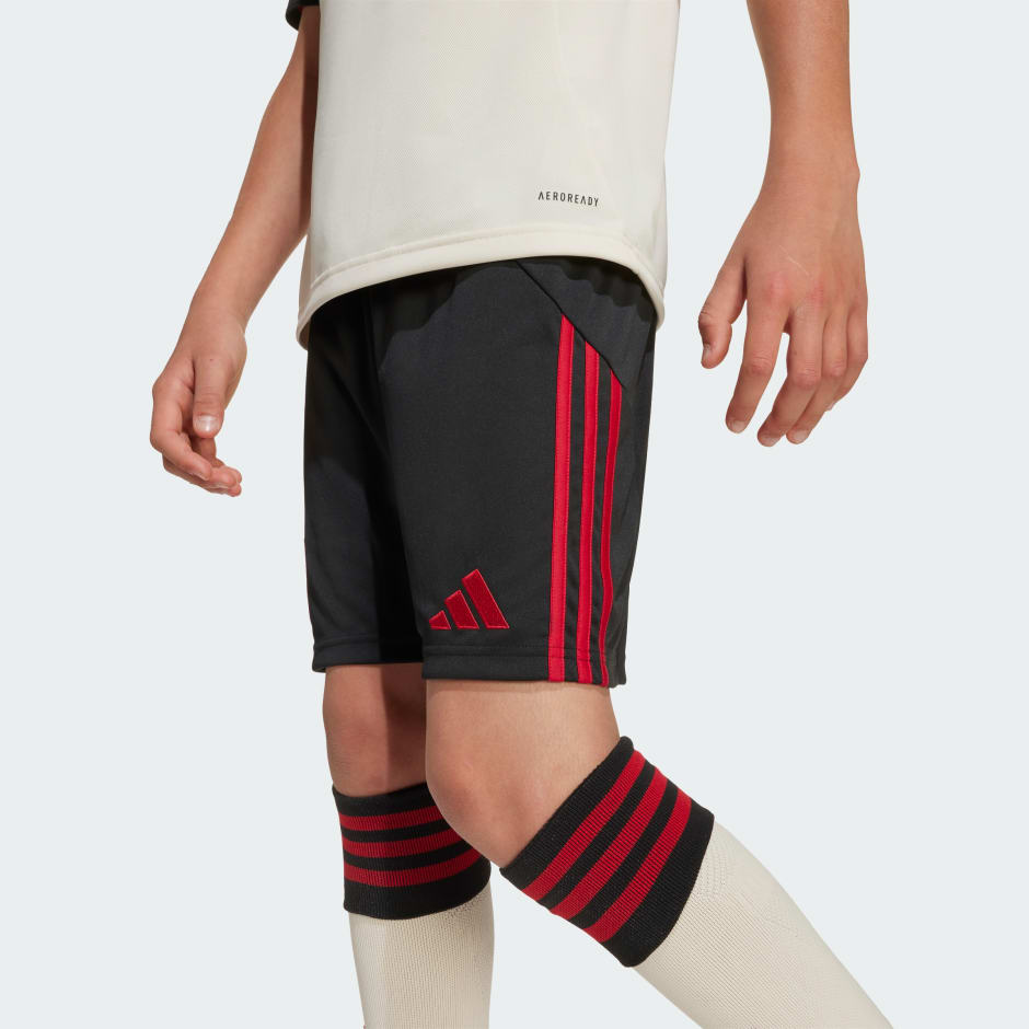 شورت نادي ليفربول لكرة القدم موسم  25/26 الخارجية للأطفال.