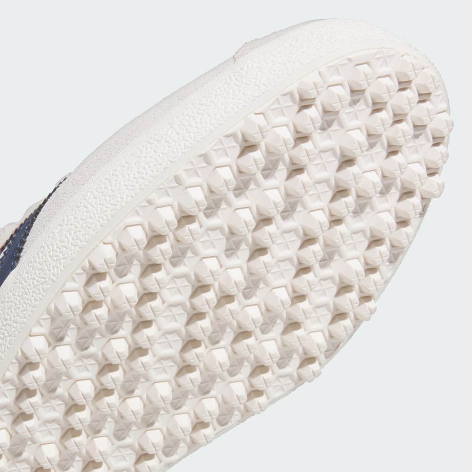 Gazelle Spikeless Golf Shoes