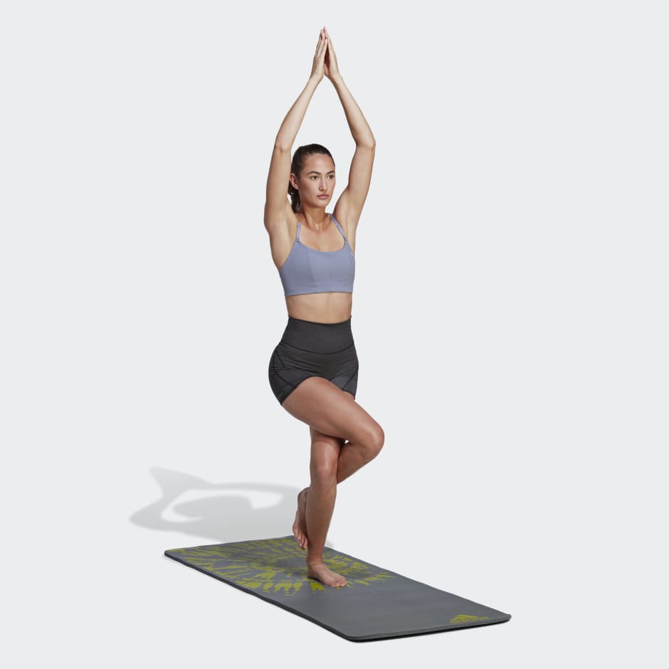 Yoga Studio Light-Support Bra image number null