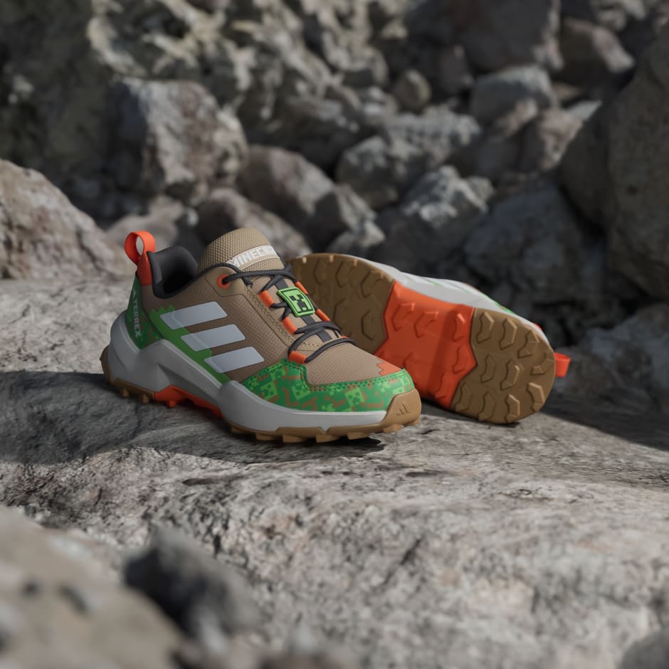 Planinarske tenisice adidas Minecraft Terrex AX4R