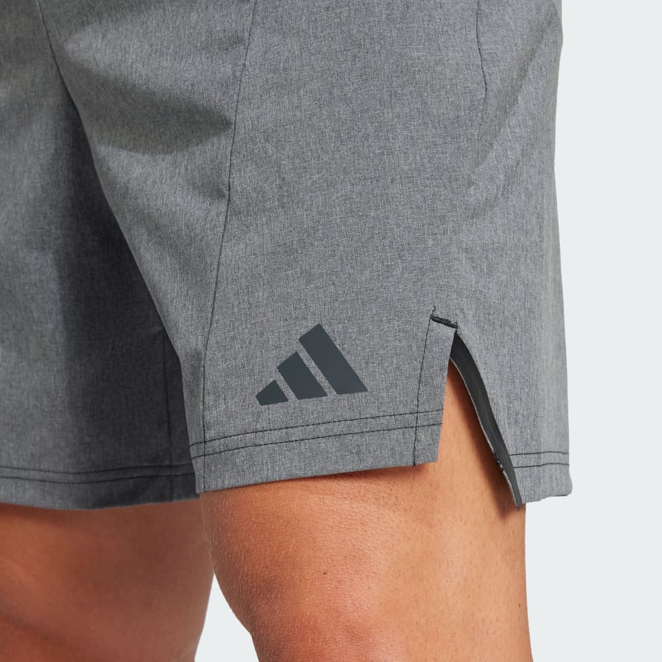 Short chin&eacute; Designed for Training