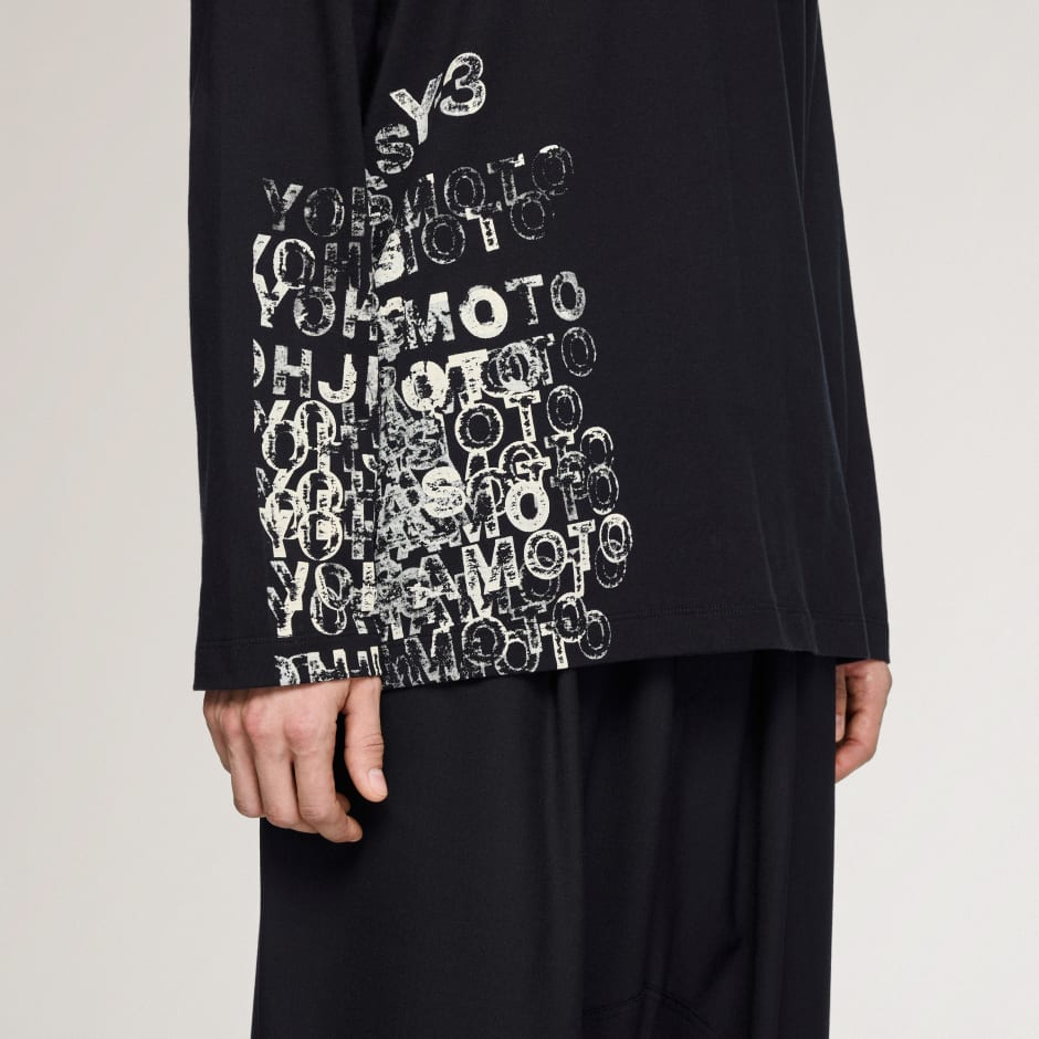 TRICOU Y-3 GFX CU M&Acirc;NECĂ LUNGĂ