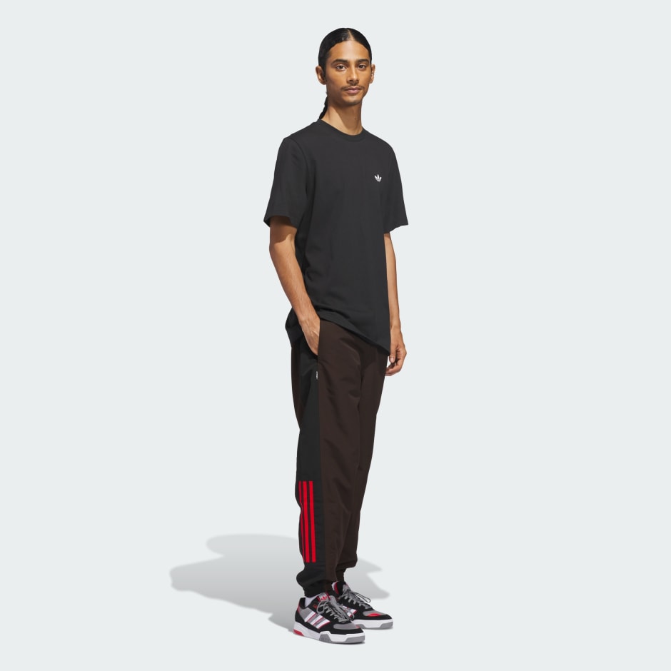 DONJI DIO TRENIRKE SKATEBOARDING GATSELE