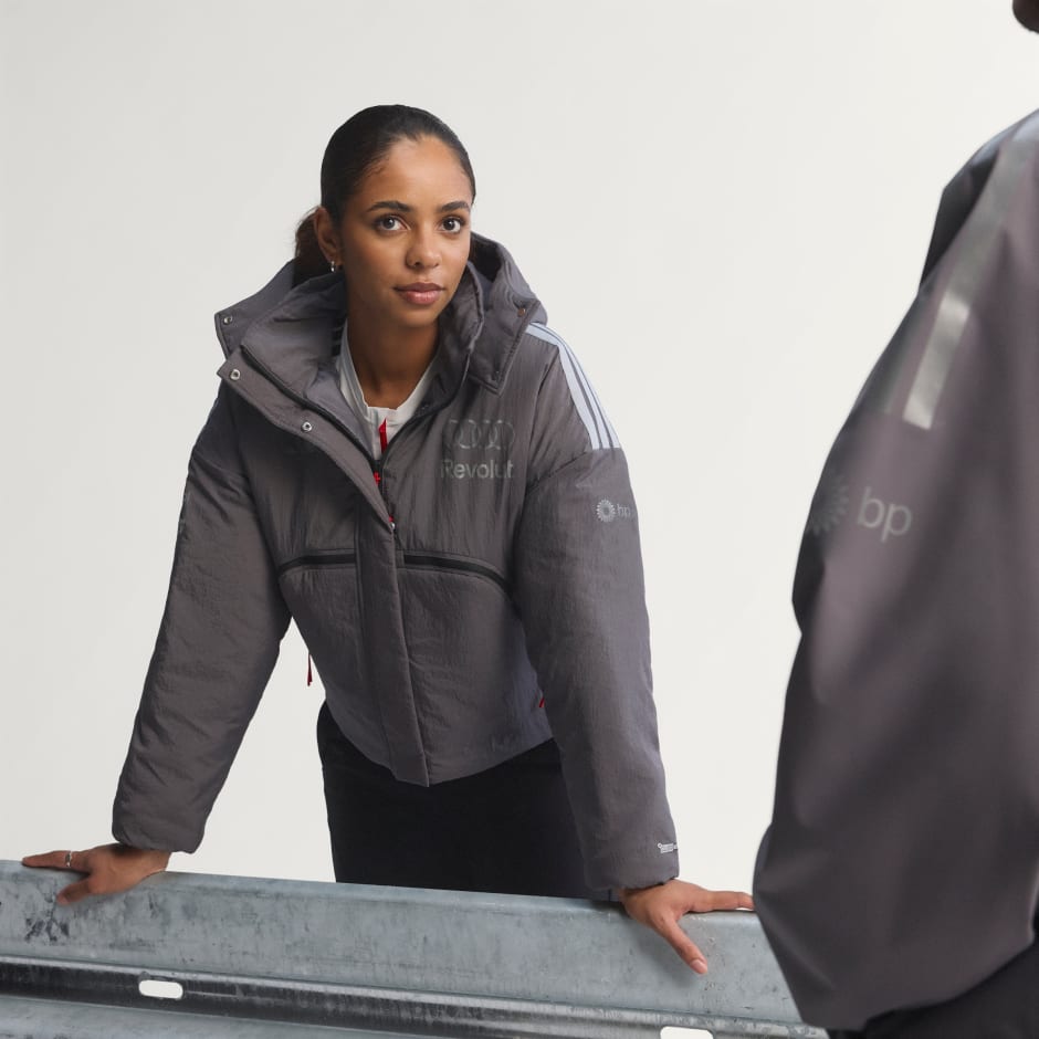 JACHETĂ CĂPTUȘITĂ AUDI REVOLUT F1 TEAM ENGINEERS & MARKETING