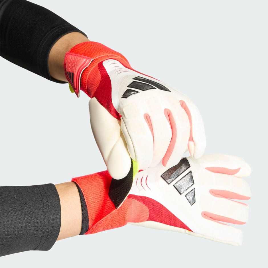 PREDATOR GOALKEEPER GLOVE PRO STRAP