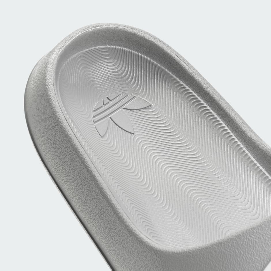 CLAQUETTE ADILETTE 00s