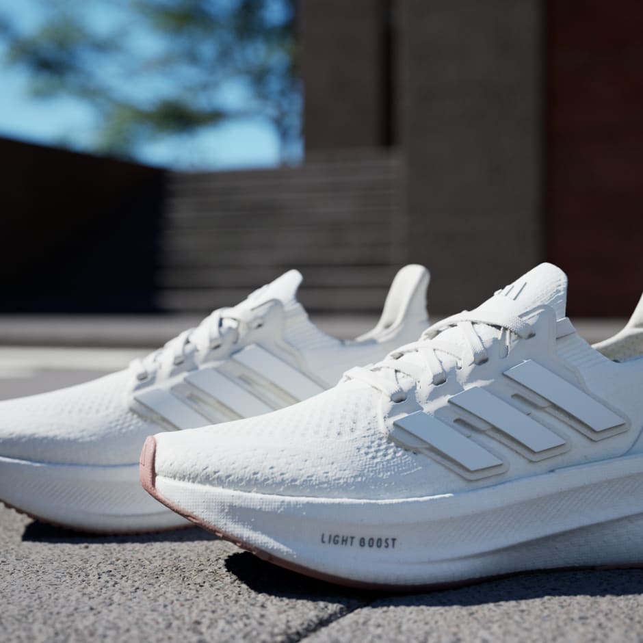 حذاء Ultraboost Light 2.0