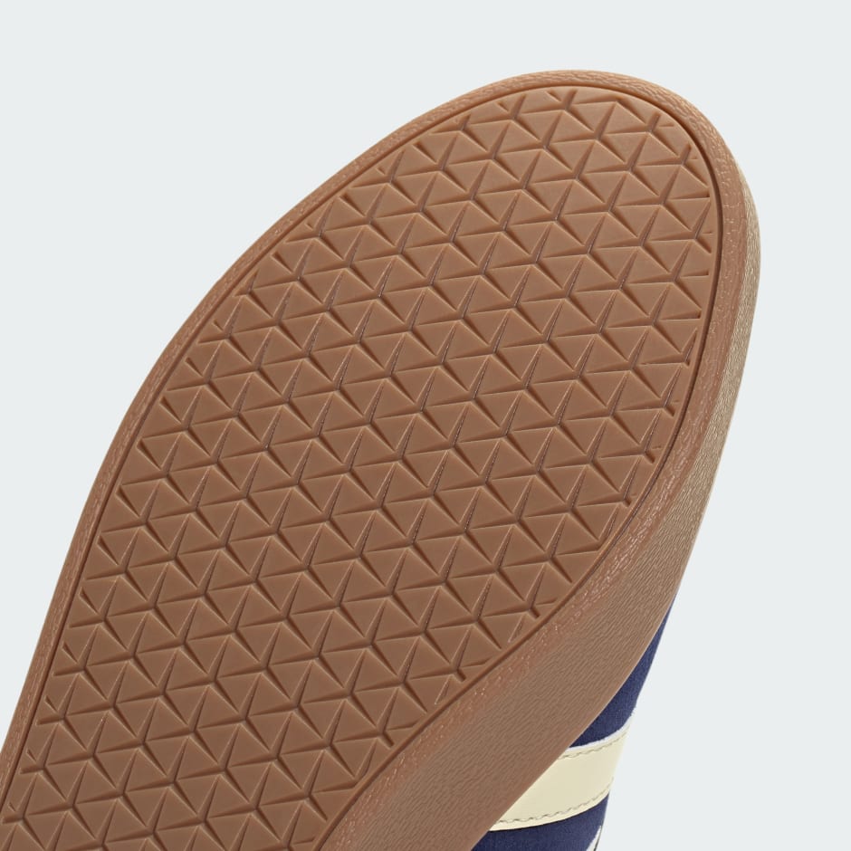 VL Court 經典運動鞋