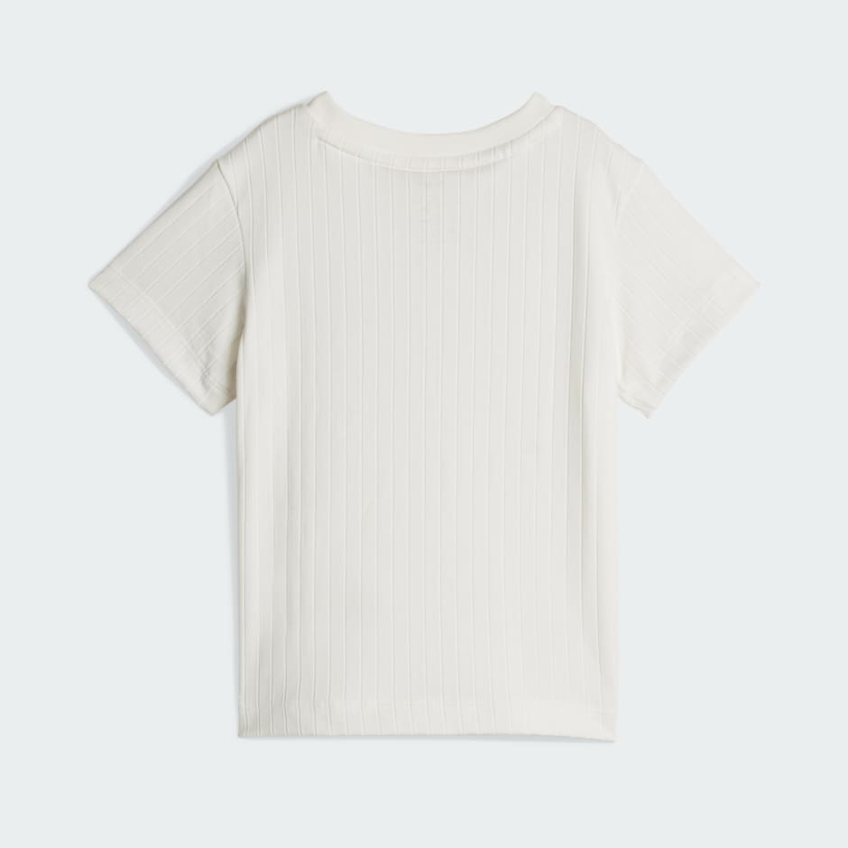 KOMPLET KRATKIH HLAČA I MAJICE &Scaron;IROKOG OVRATNIKA KLASIČNOG KROJA