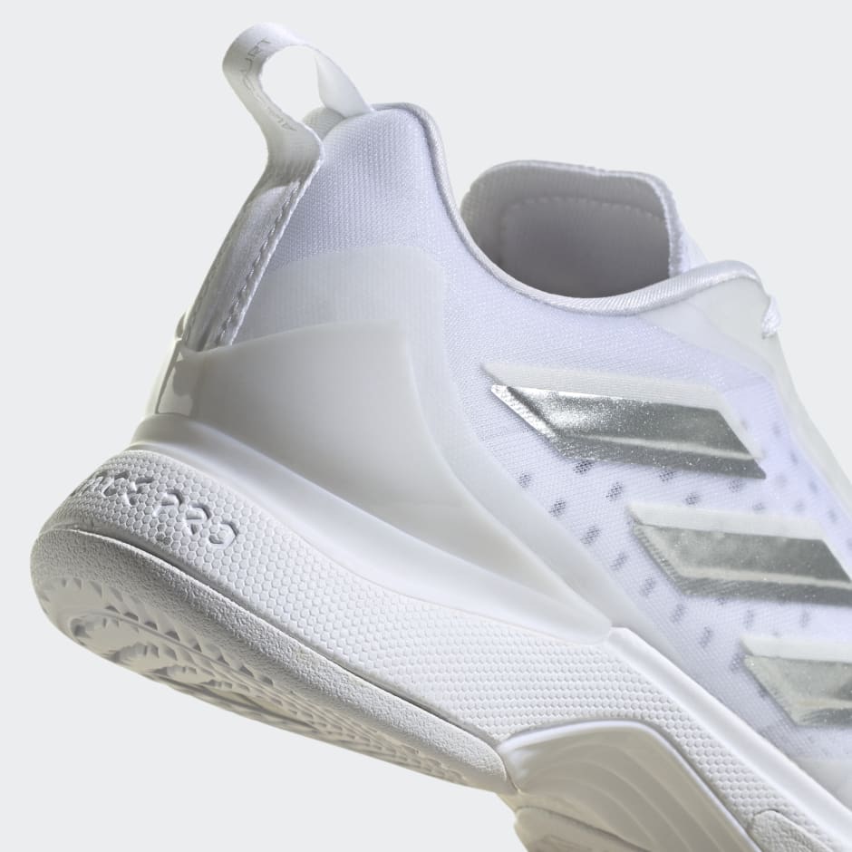 Women's Shoes - AVACOURT SHOES - White | adidas Oman